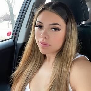 Meet your Posher, Daniela